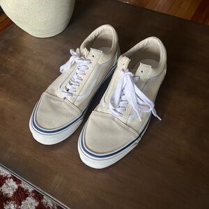 Vans Men's Cream Old Skool Sneakers